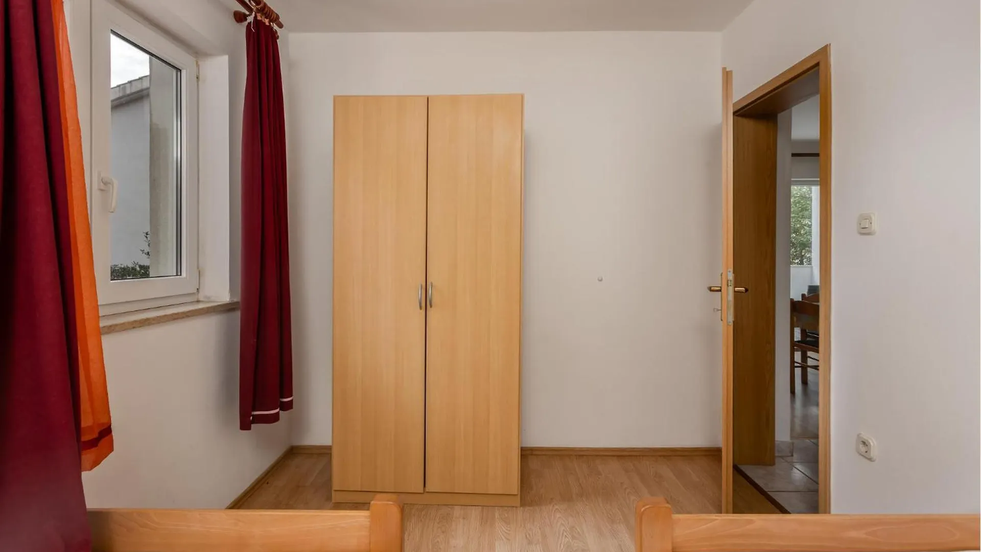 Awesome Apartment In Baska With Kitchen Baška