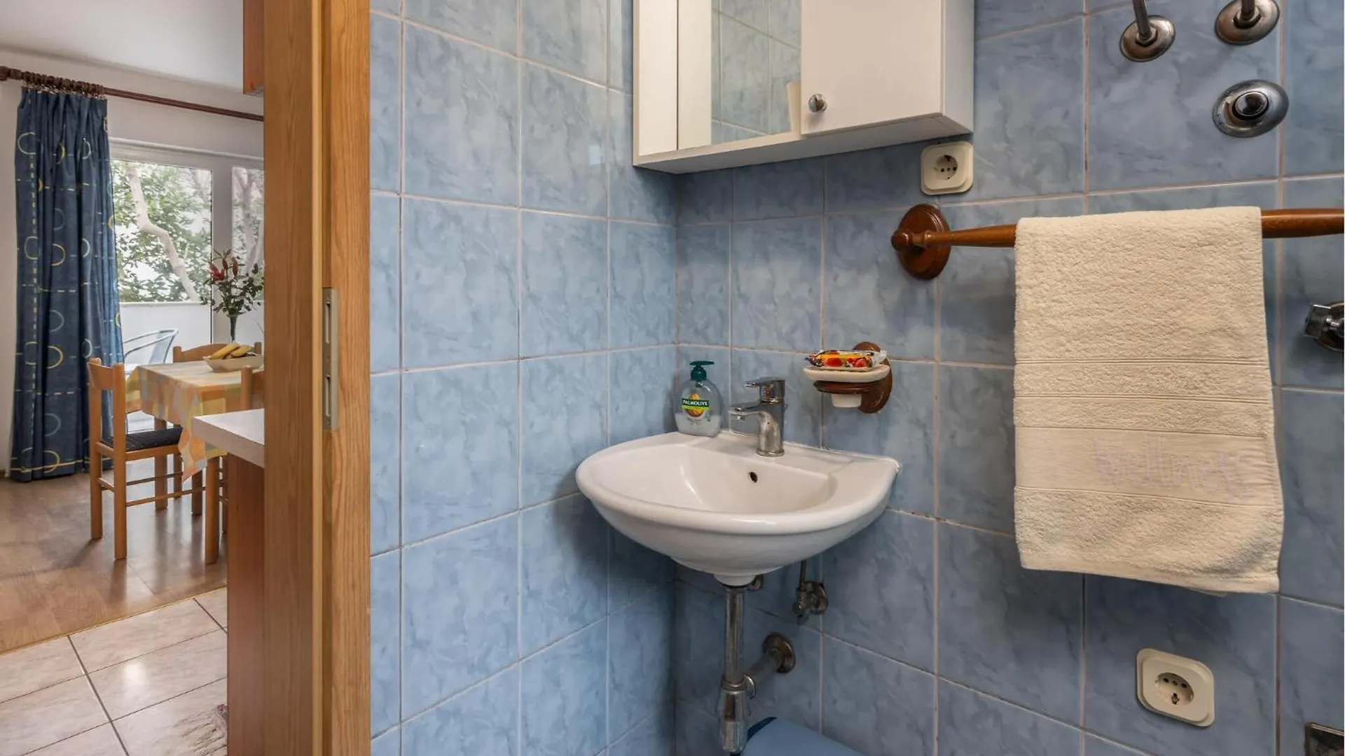 Awesome Apartment In Baska With Kitchen