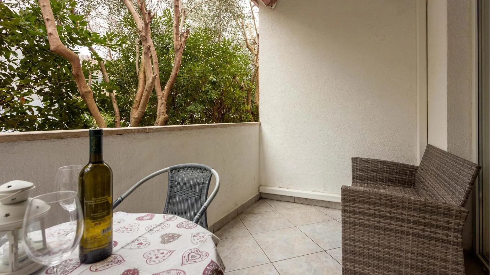Awesome Apartment In Baska With Kitchen